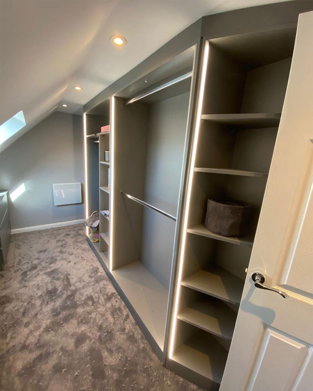 Wardrobe-with-own-led-lighting-thumb